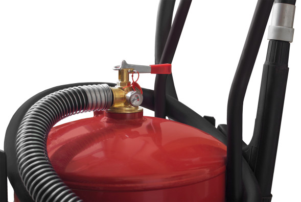 Огнетушитель ОП-25(з) МИГ с перекрывным стволом и съемной тележкой